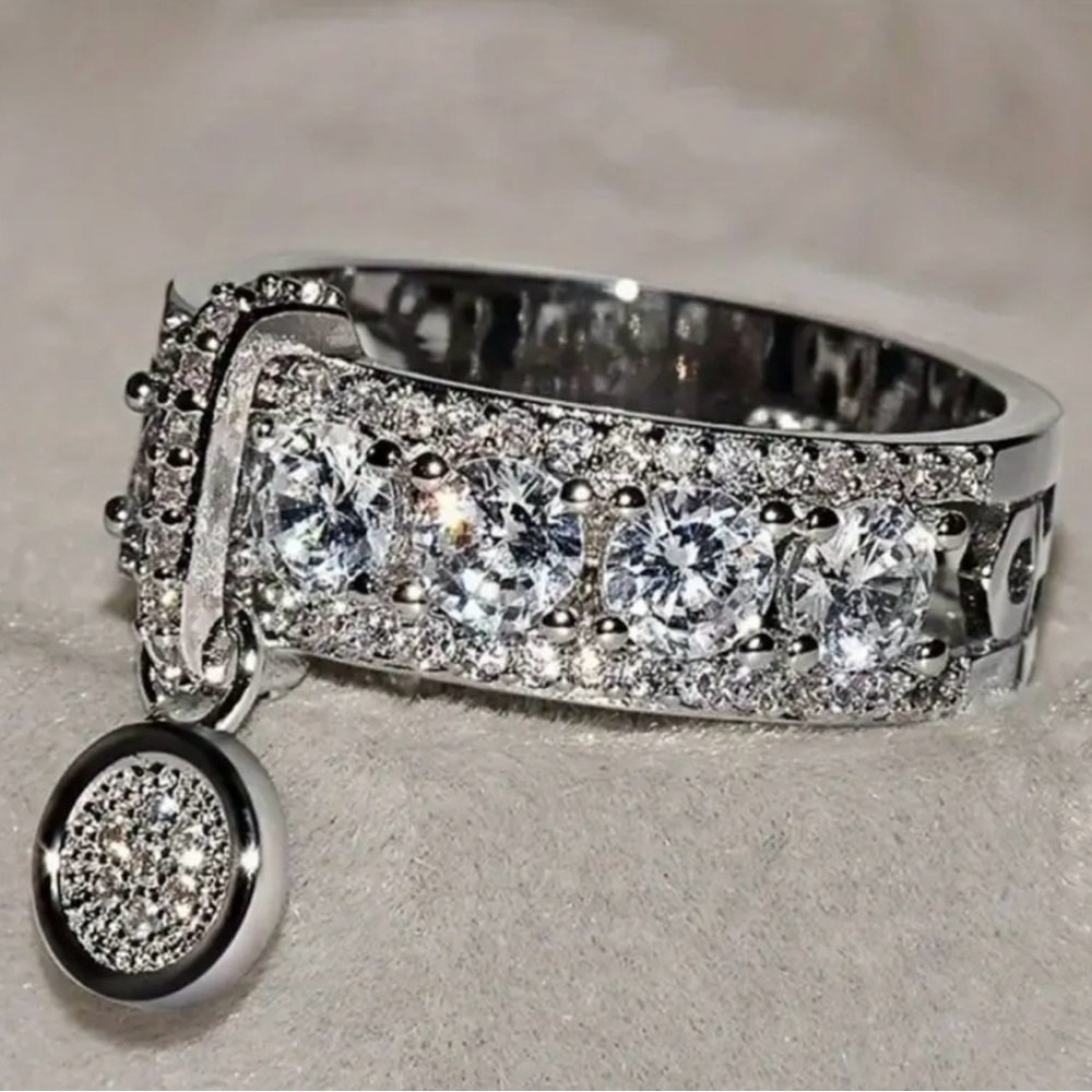 14k Silver Plated Women's Ring with Diamond Accents Size 12 - Picture 4 of 4